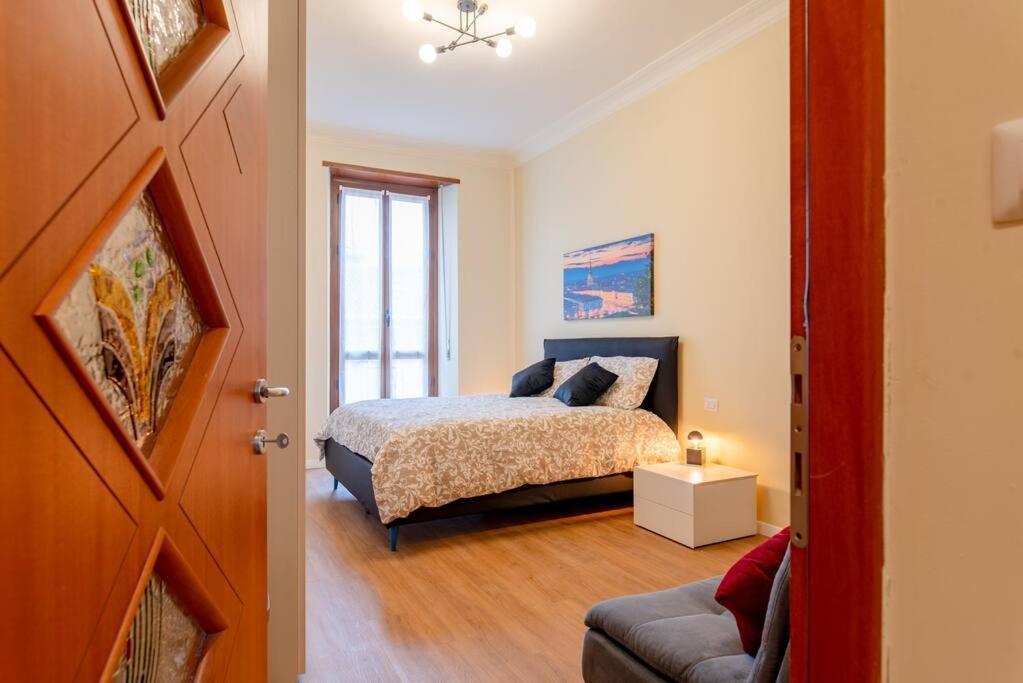 Cozy Close To Metro Apartment