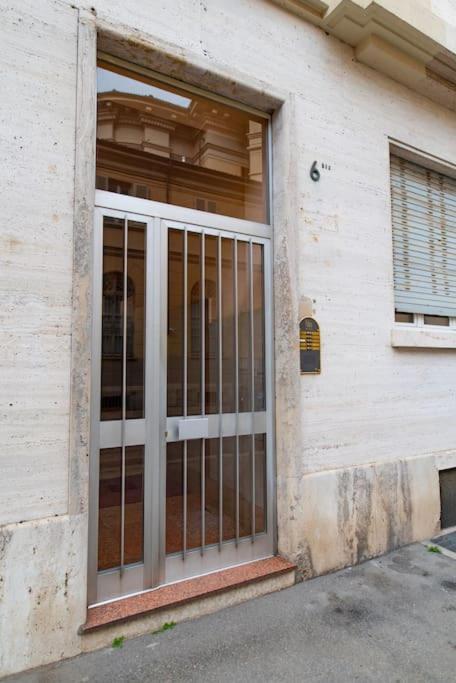 Cozy Close To Metro Apartment *